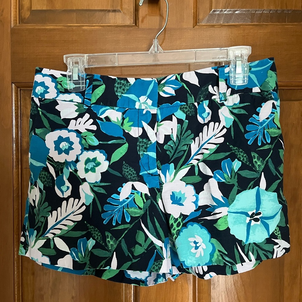 Size 6 Loft Floral Riviera Short